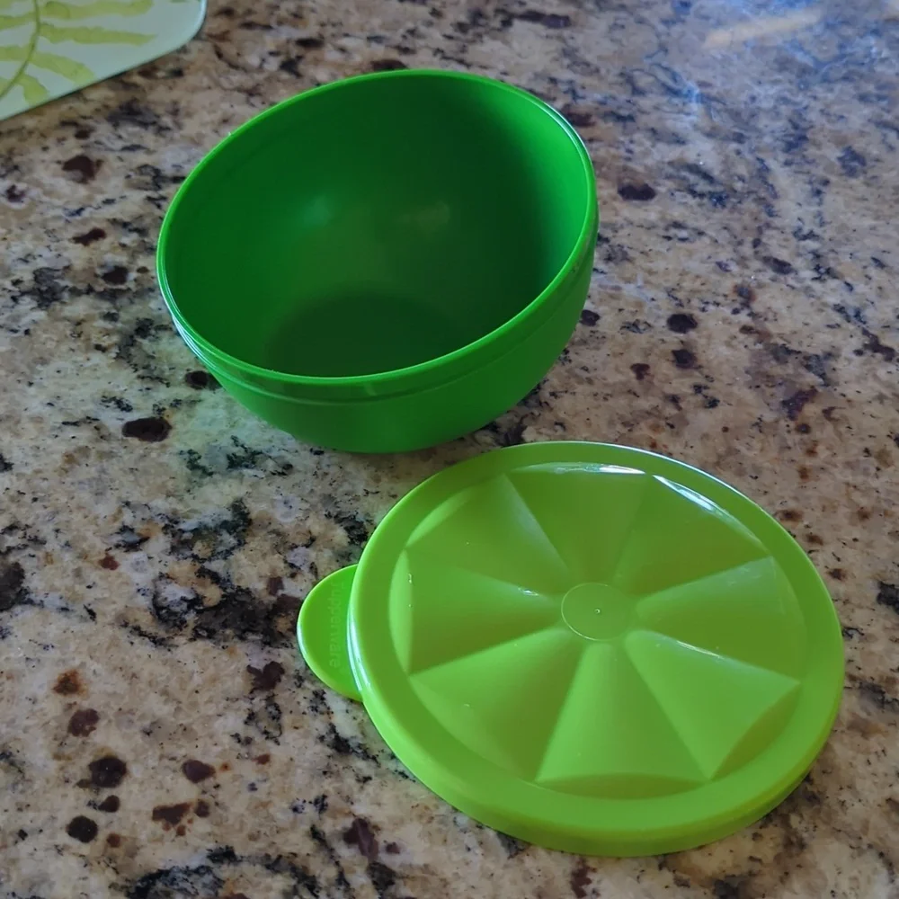 Glass Cutting Board And Tupperware Citrus Keeper Set